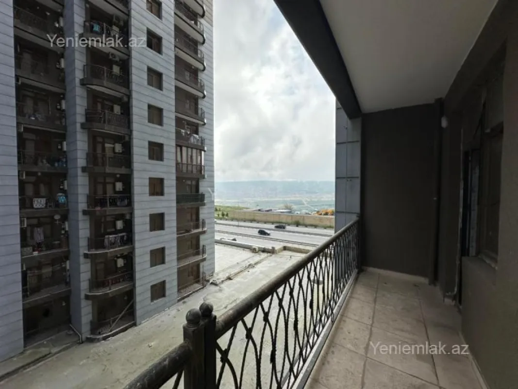 Satılır 3 otaqlı yeni tikili 129.8 m²