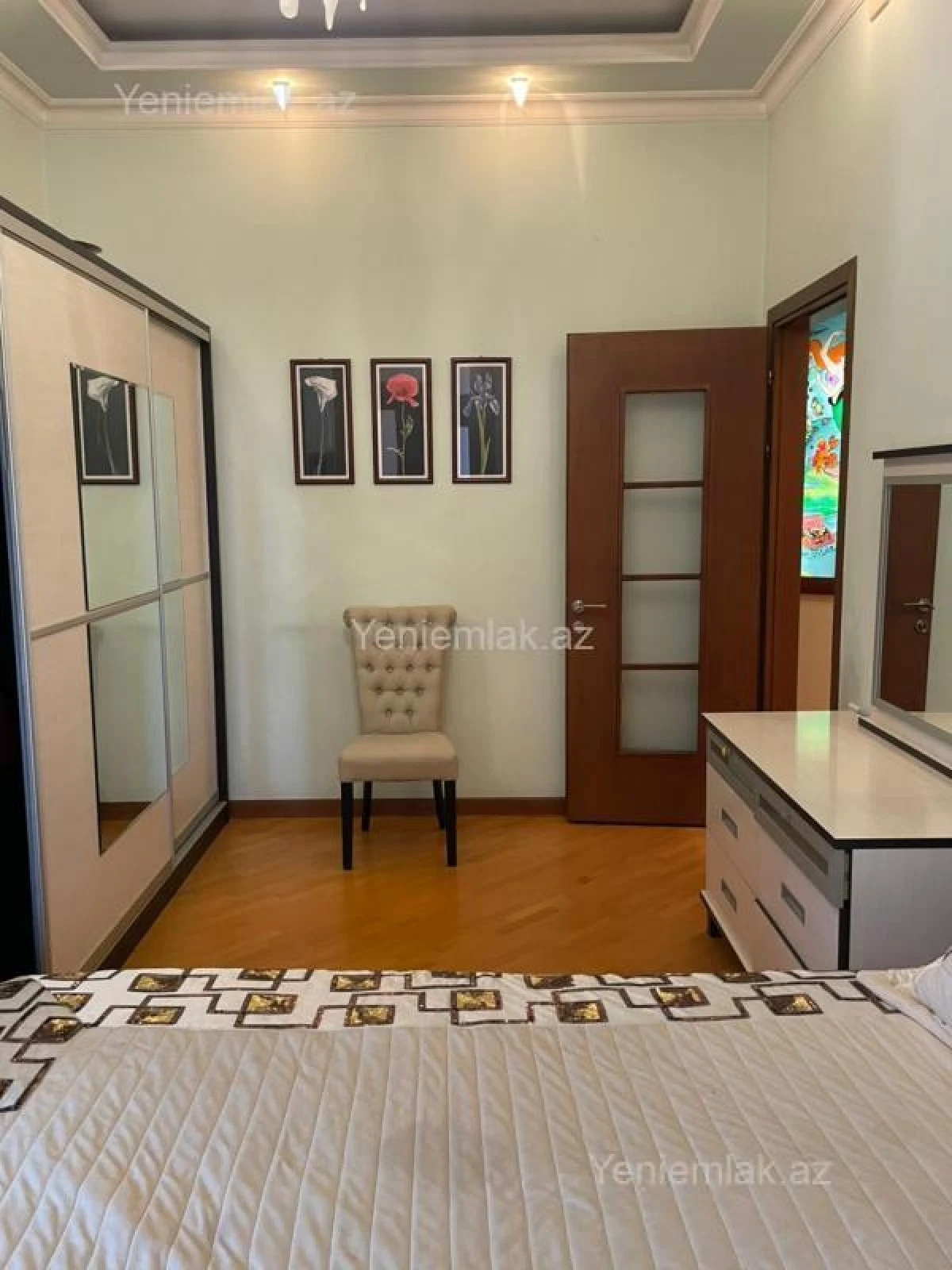 Satılır 4 otaqlı köhnə tikili 120 m²