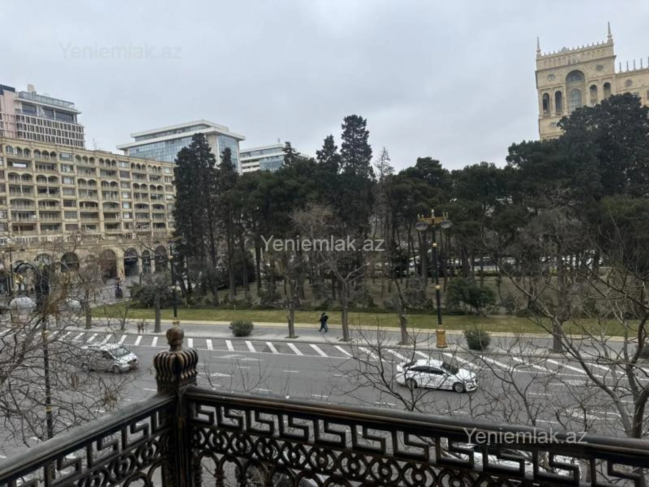 Satılır 4 otaqlı köhnə tikili 120 m²