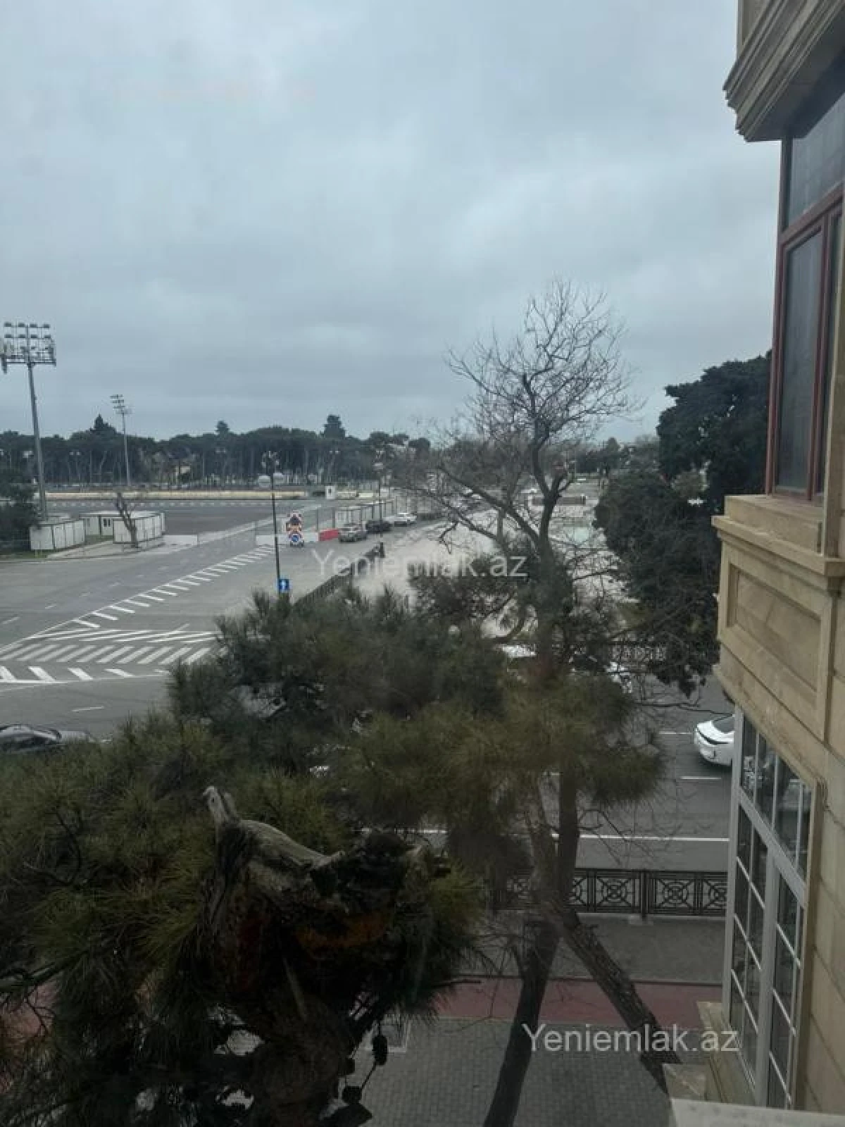 Satılır 4 otaqlı köhnə tikili 120 m²