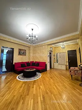 Satılır 3 otaqlı yeni tikili 135 m²