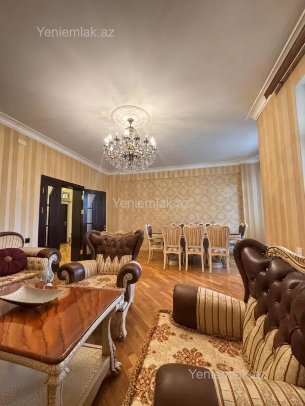 Satılır 3 otaqlı yeni tikili 135 m²