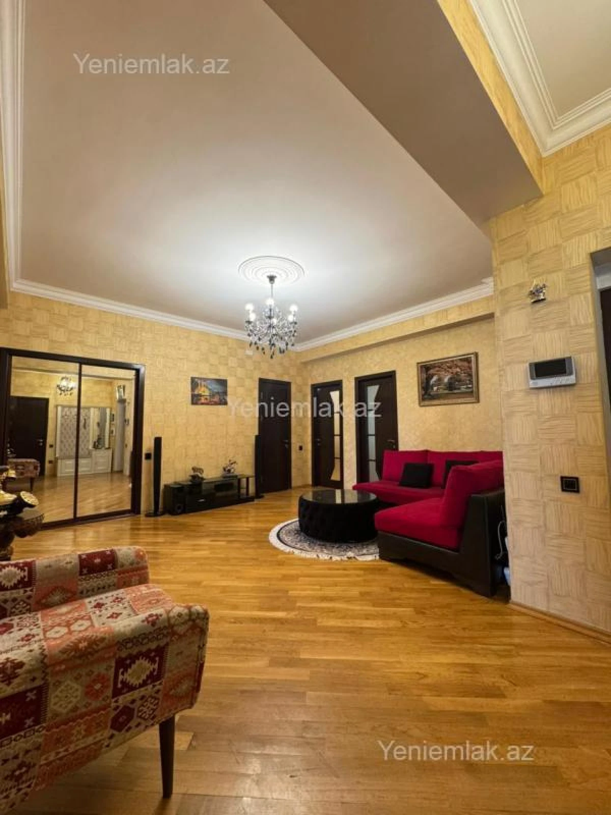 Satılır 3 otaqlı yeni tikili 135 m²