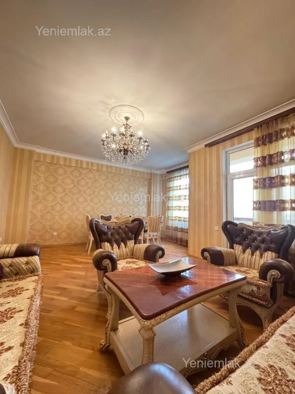 Satılır 3 otaqlı yeni tikili 135 m²