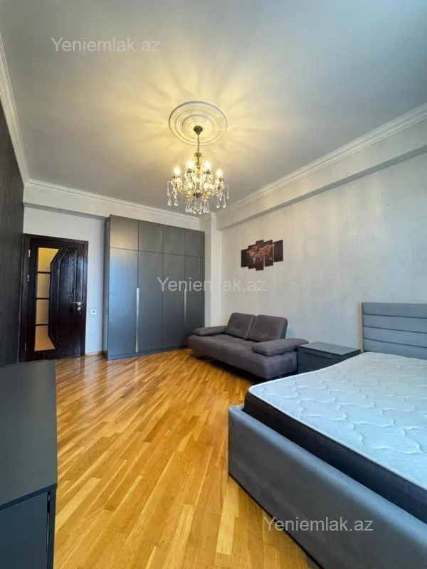 Satılır 3 otaqlı yeni tikili 135 m²
