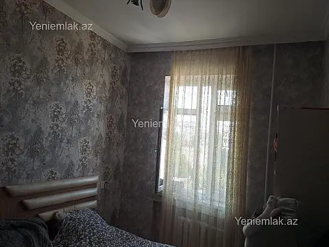 Satılır 4 otaqlı köhnə tikili 100 m²