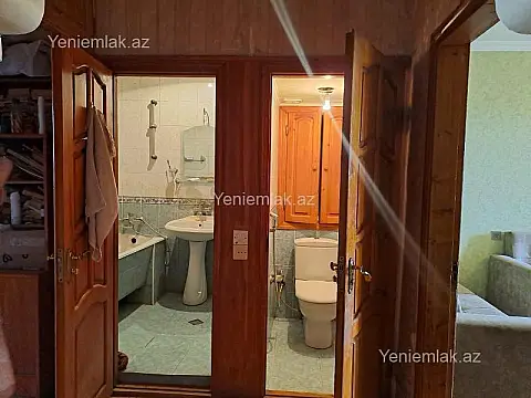 Satılır 4 otaqlı köhnə tikili 100 m²