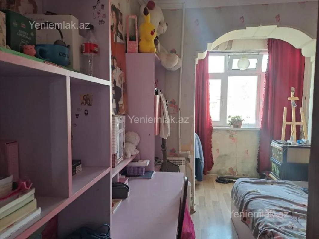 Satılır 4 otaqlı köhnə tikili 100 m²