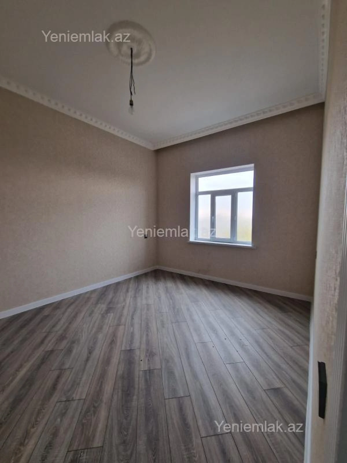 Satılır 5 otaqlı həyət evi 175 m²