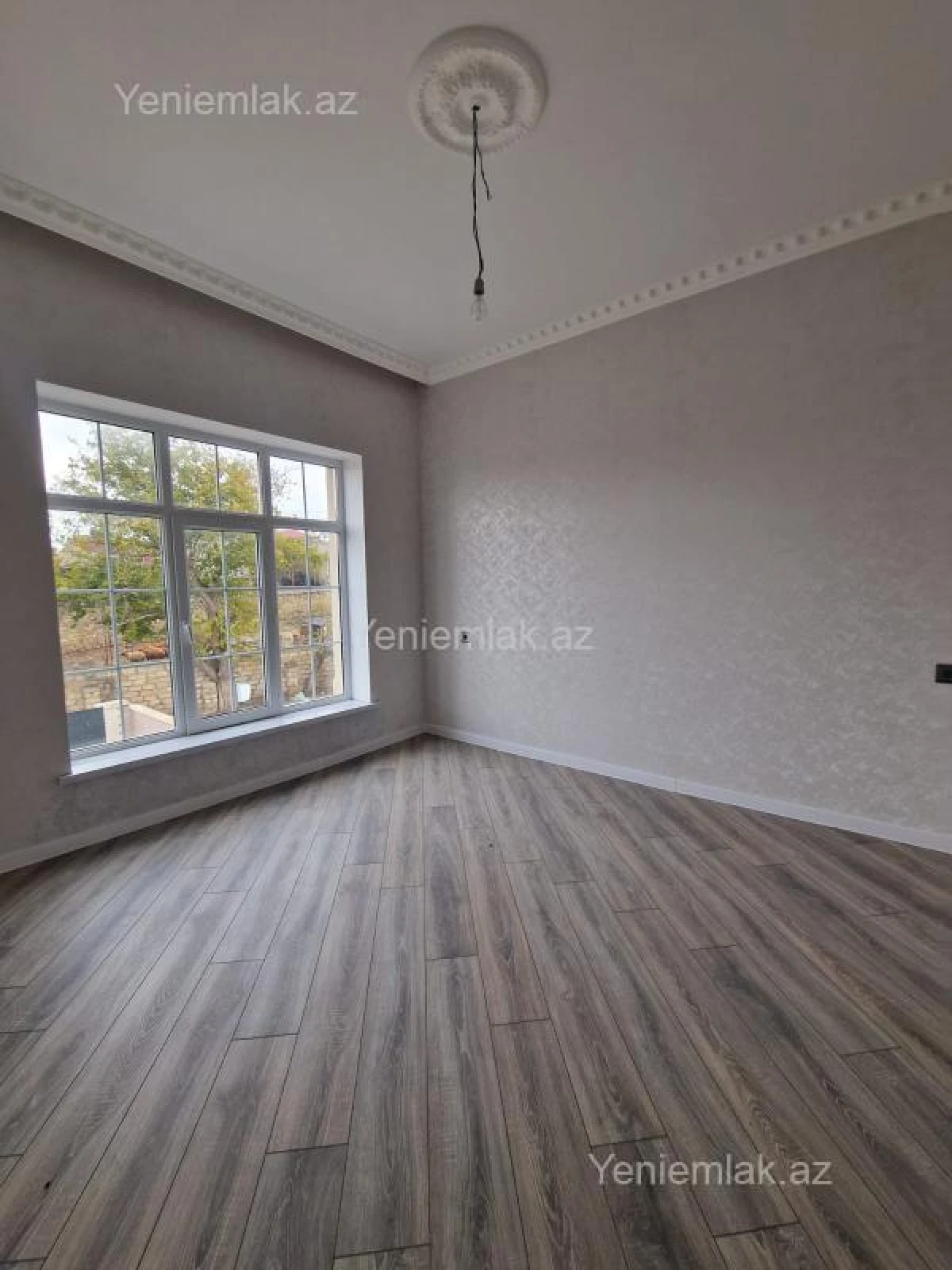 Satılır 5 otaqlı həyət evi 175 m²