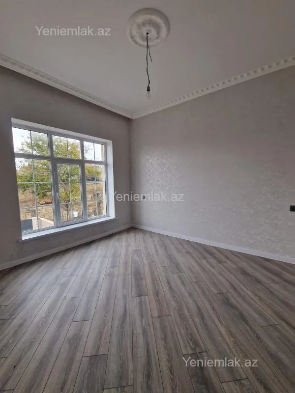 Satılır 5 otaqlı həyət evi 175 m²