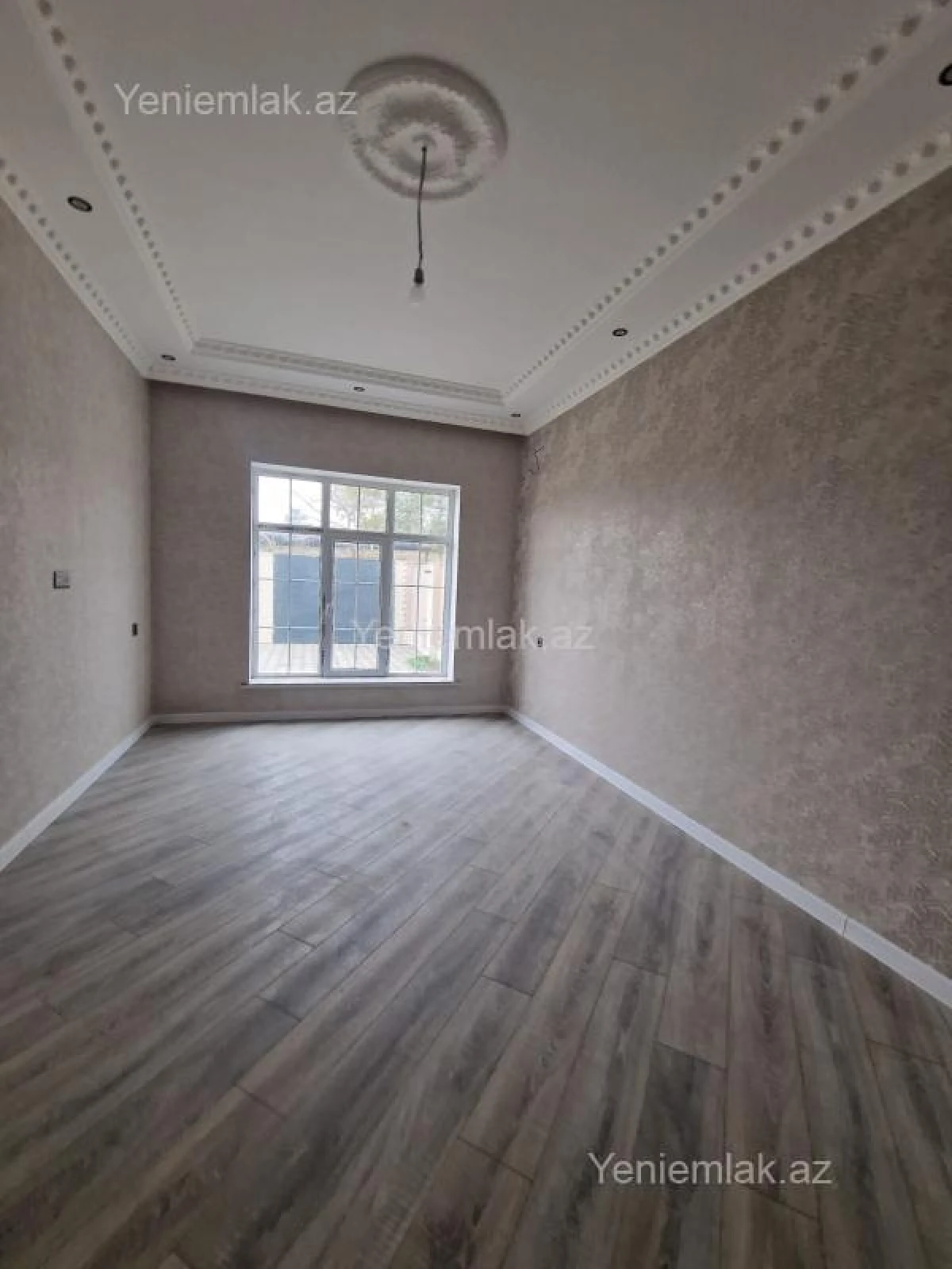 Satılır 5 otaqlı həyət evi 175 m²