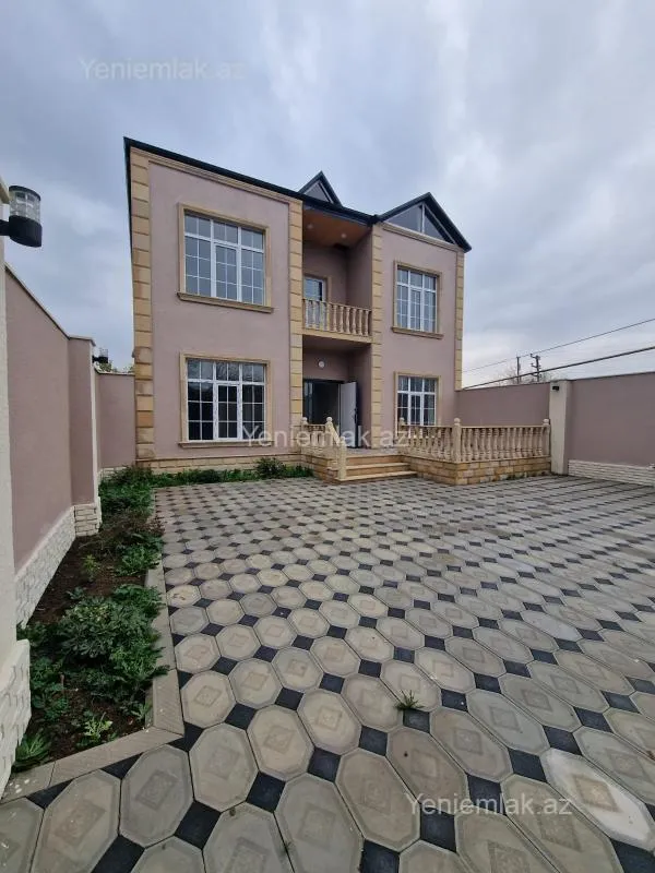 Satılır 5 otaqlı həyət evi 175 m²