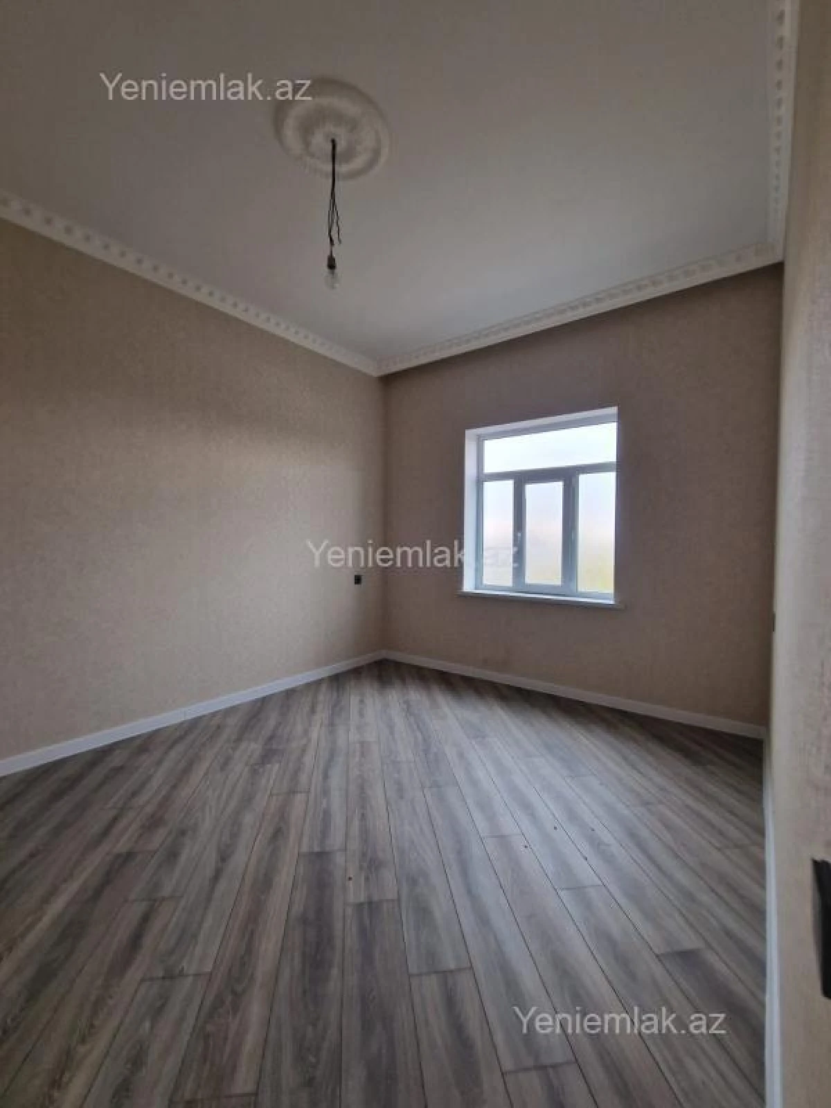 Satılır 5 otaqlı həyət evi 175 m²
