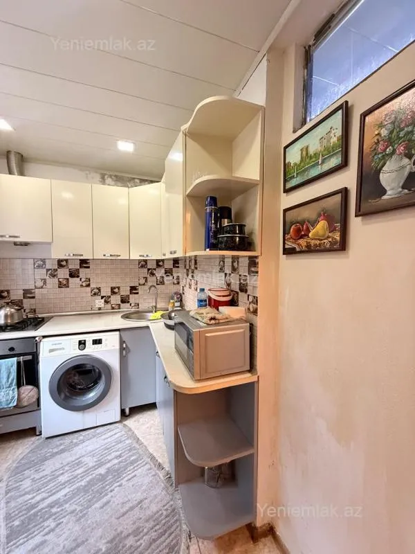 Satılır 2 otaqlı köhnə tikili 65 m²