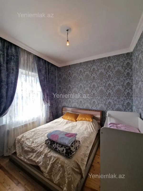 Satılır 4 otaqlı həyət evi 125 m²