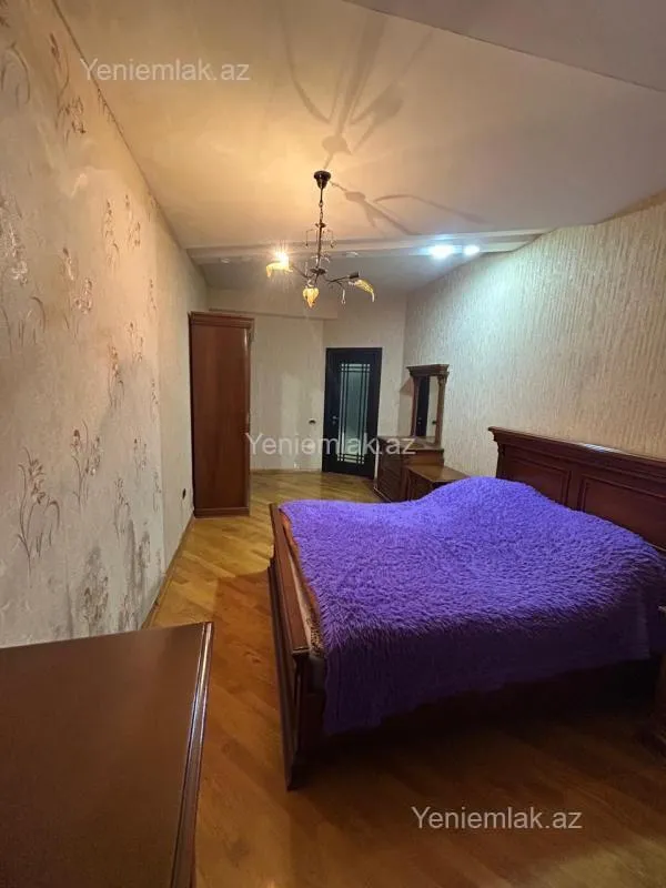 Satılır 3 otaqlı yeni tikili 128 m²