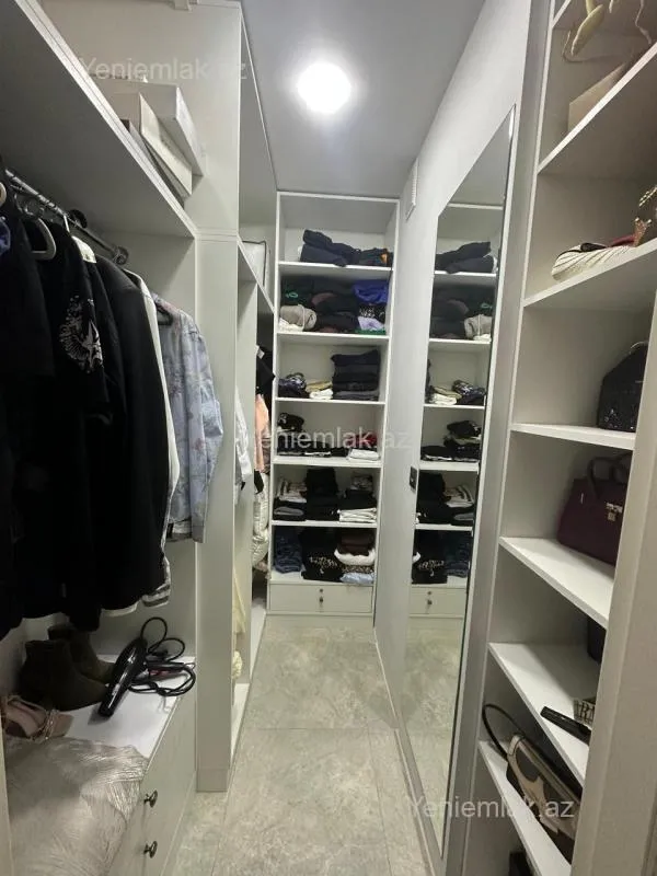 Satılır 3 otaqlı yeni tikili 159 m²