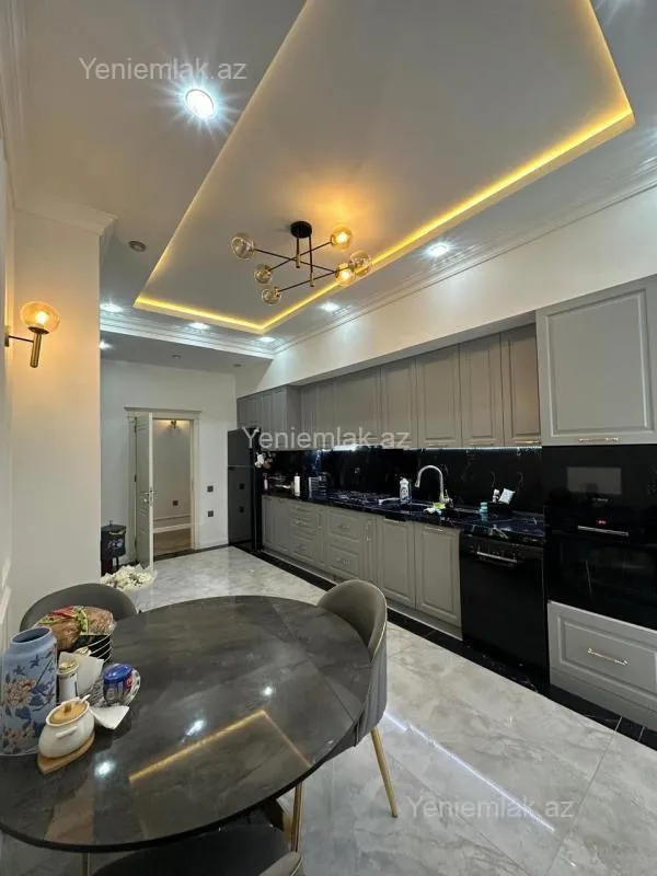 Satılır 3 otaqlı yeni tikili 159 m²