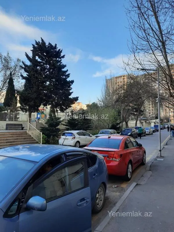 Satılır 2 otaqlı köhnə tikili 60 m²