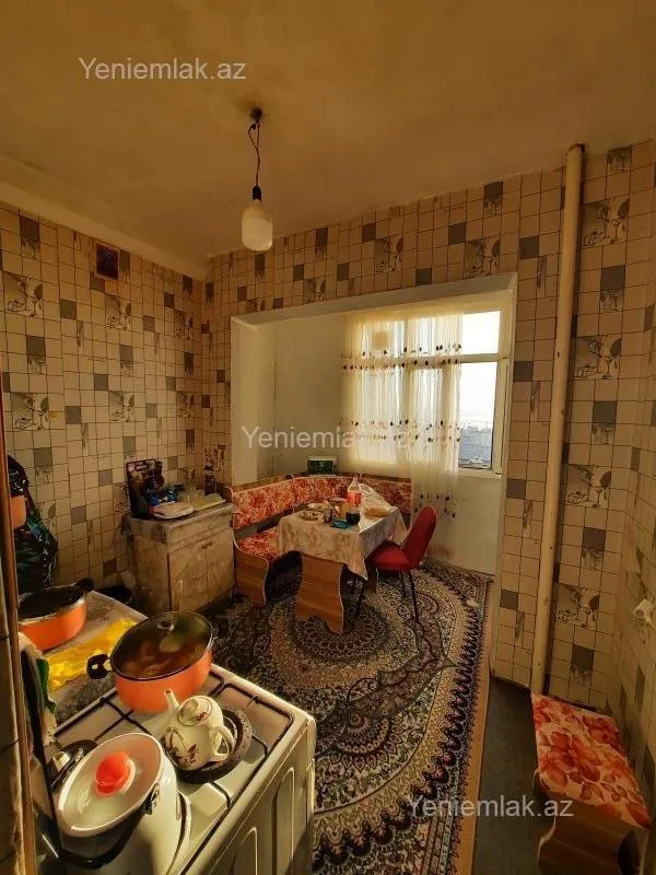 Satılır 2 otaqlı köhnə tikili 60 m²