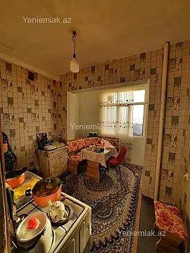 Satılır 2 otaqlı köhnə tikili 60 m²