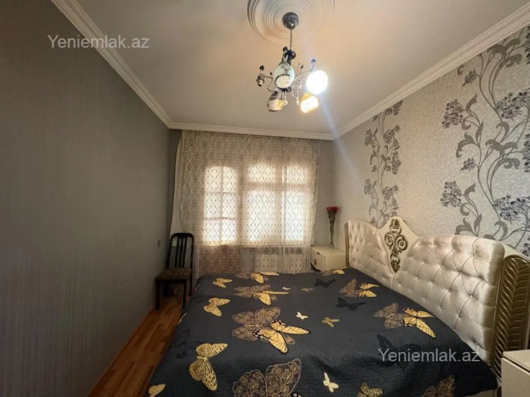 Satılır 4 otaqlı köhnə tikili 80 m²