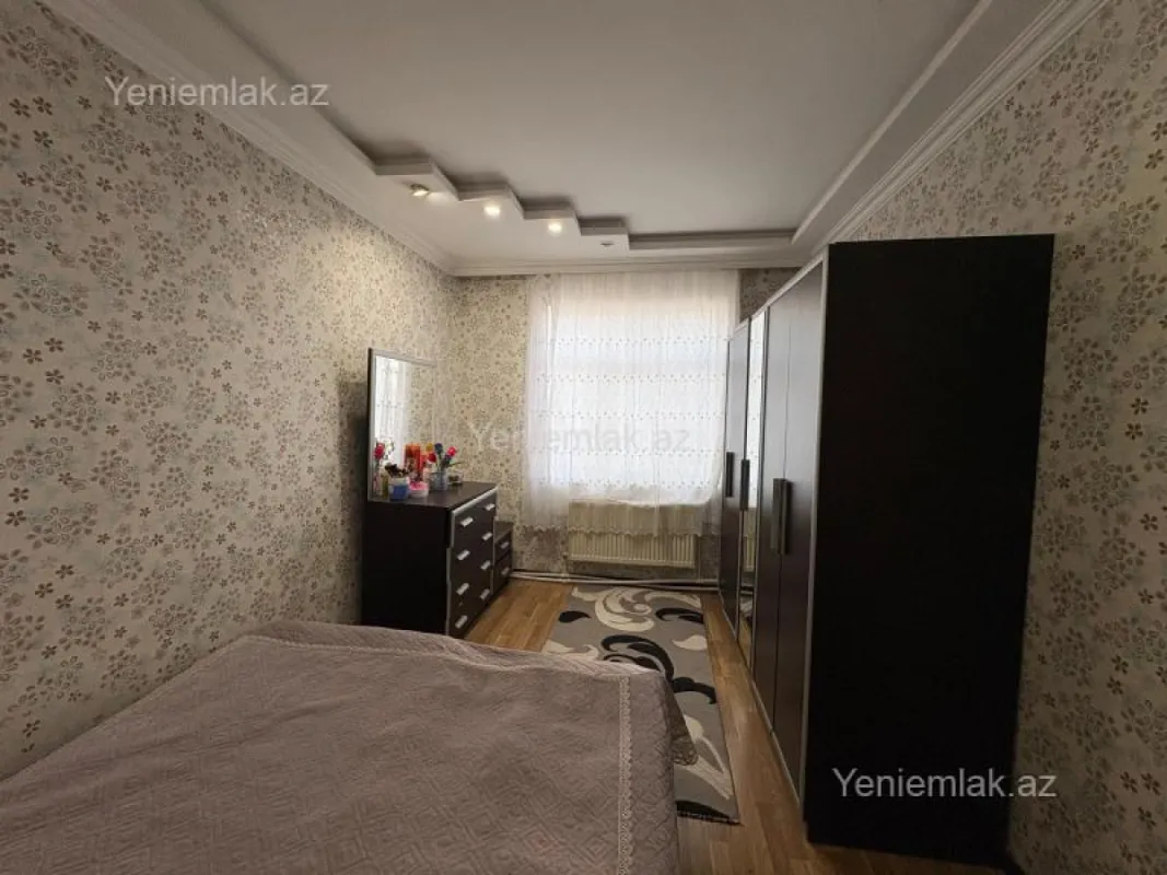 Satılır 4 otaqlı köhnə tikili 80 m²