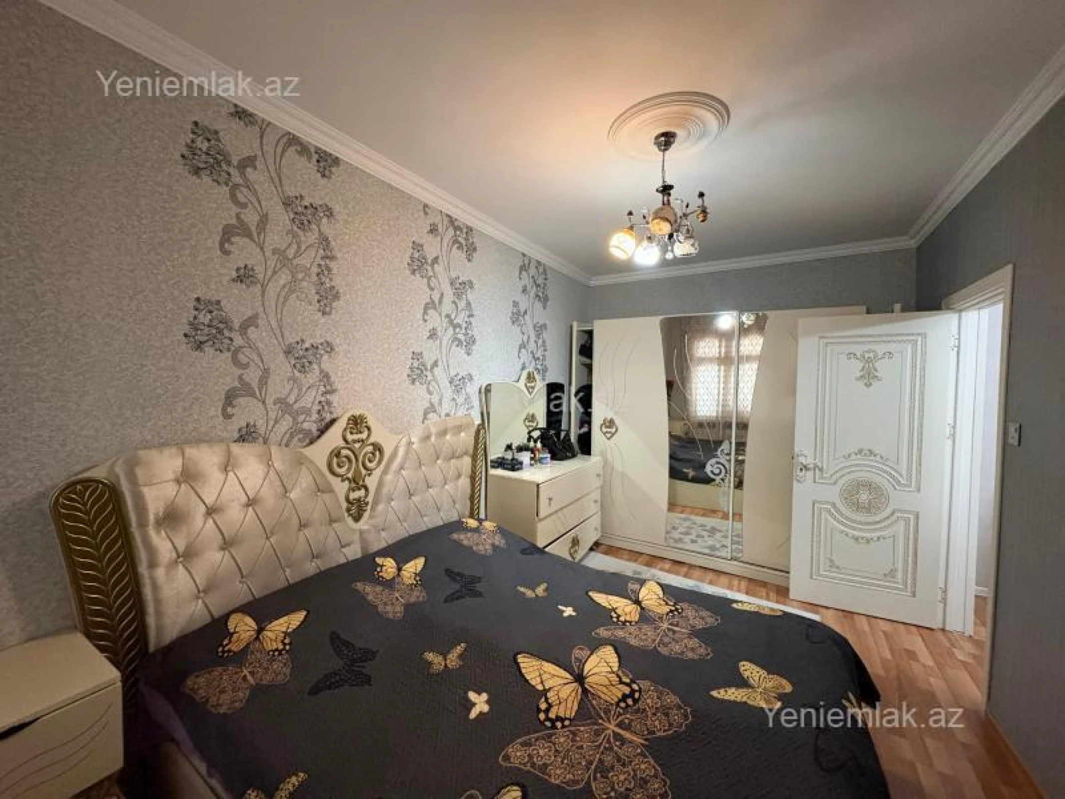 Satılır 4 otaqlı köhnə tikili 80 m²