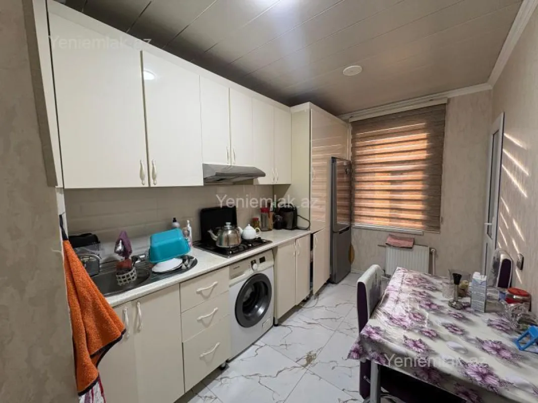 Satılır 4 otaqlı köhnə tikili 80 m²