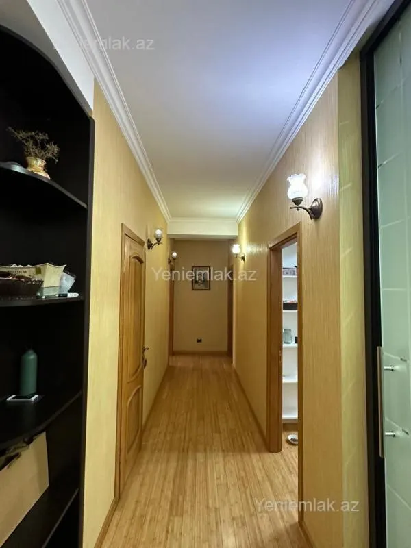 Satılır 4 otaqlı yeni tikili 140 m²