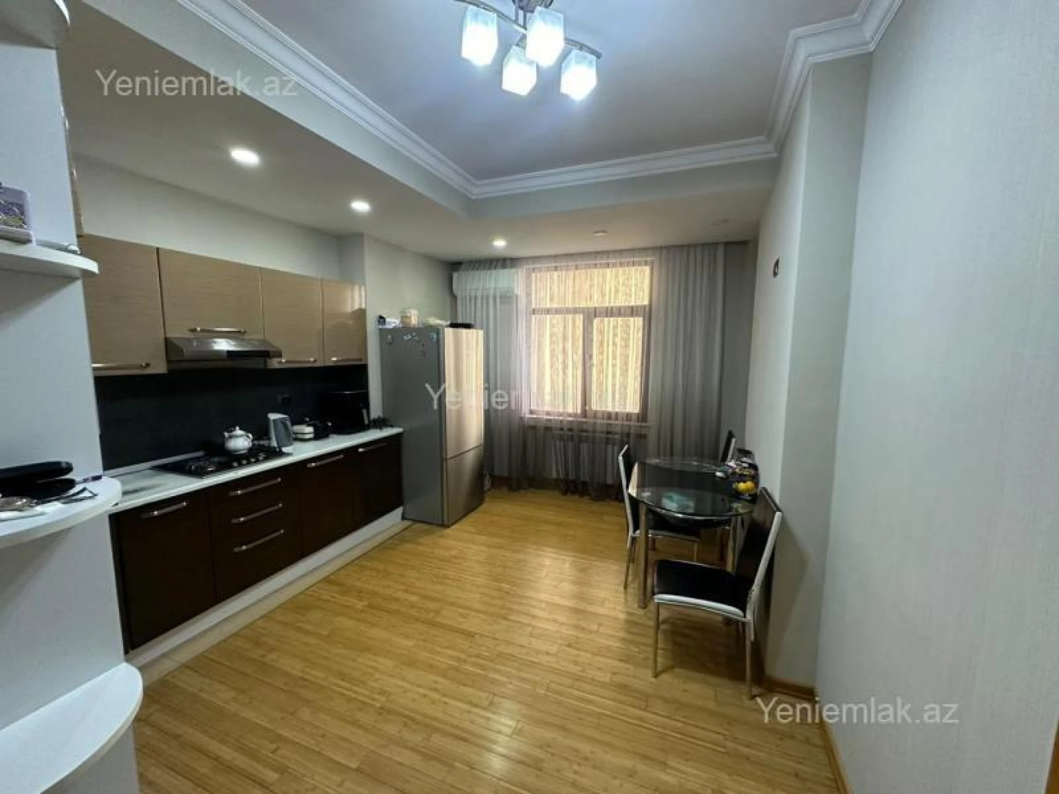 Satılır 4 otaqlı yeni tikili 140 m²
