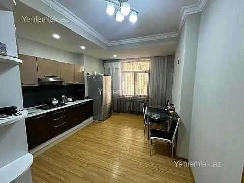 Satılır 4 otaqlı yeni tikili 140 m²