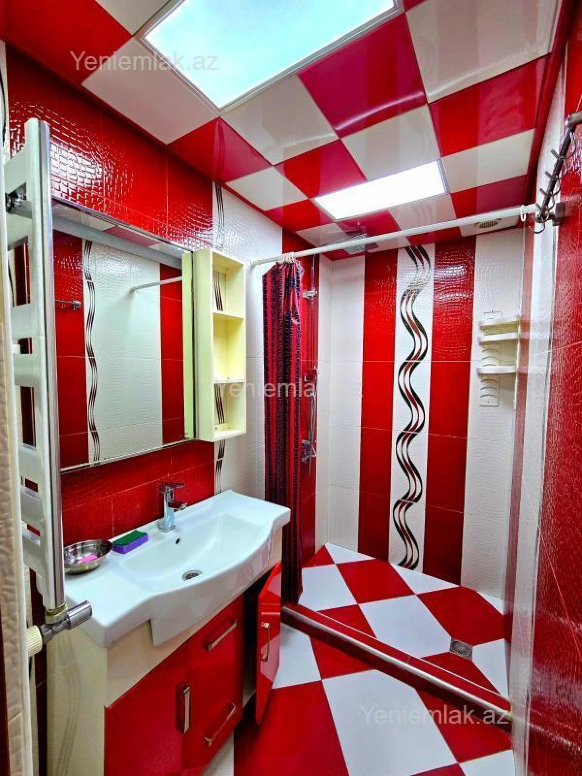 Satılır 3 otaqlı köhnə tikili 88 m²