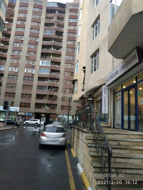 Satılır 4 otaqlı yeni tikili 220 m²