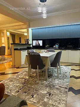 Satılır 4 otaqlı yeni tikili 220 m²
