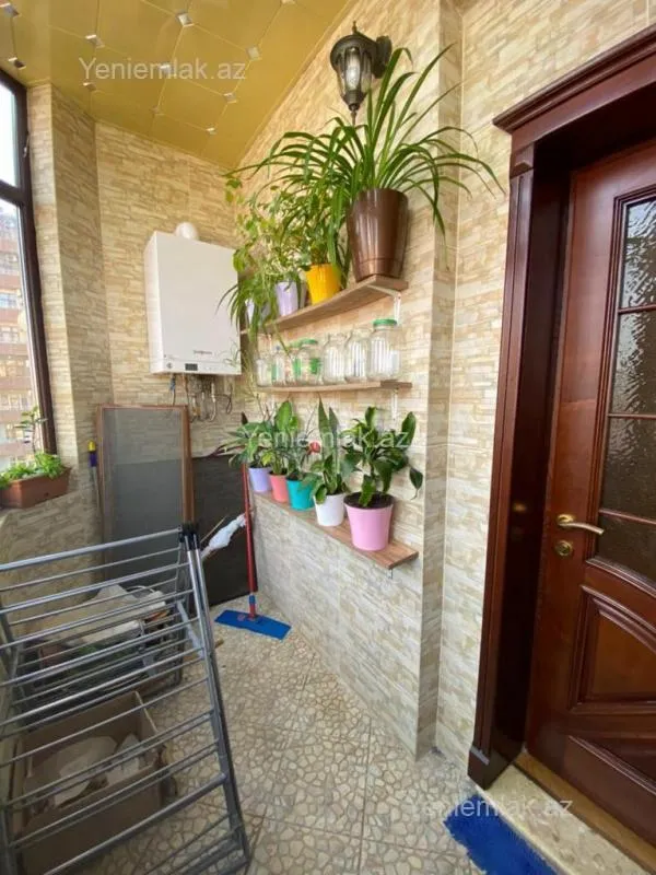 Satılır 4 otaqlı yeni tikili 220 m²