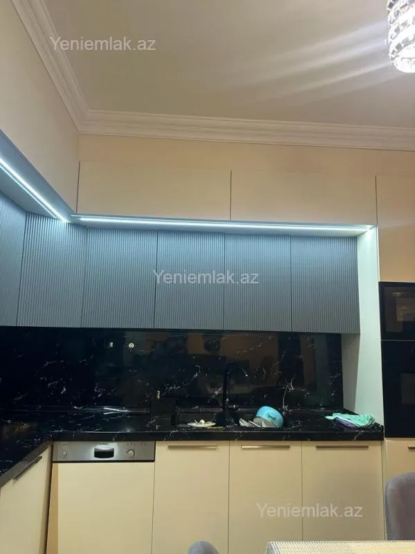 Satılır 4 otaqlı yeni tikili 220 m²