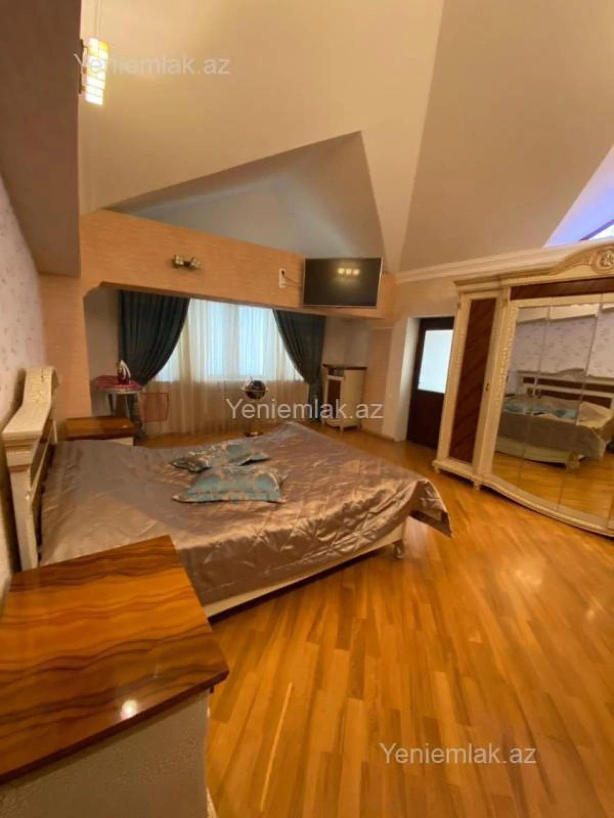 Satılır 4 otaqlı yeni tikili 220 m²