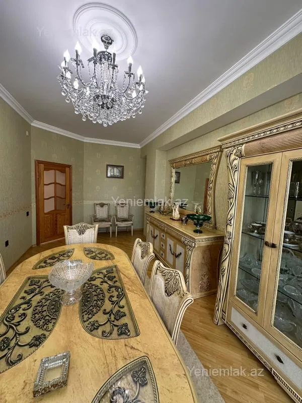 Satılır 4 otaqlı yeni tikili 130 m²