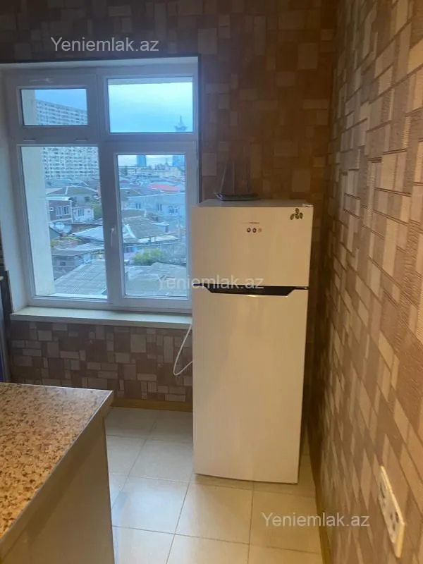 Satılır 1 otaqlı köhnə tikili 45 m²