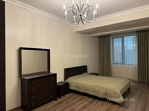Satılır 3 otaqlı yeni tikili 125 m²