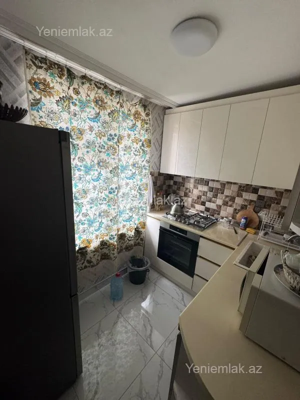 Satılır 3 otaqlı köhnə tikili 70 m²