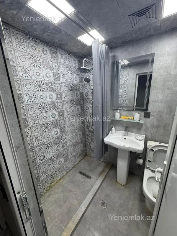 Satılır 3 otaqlı köhnə tikili 70 m²