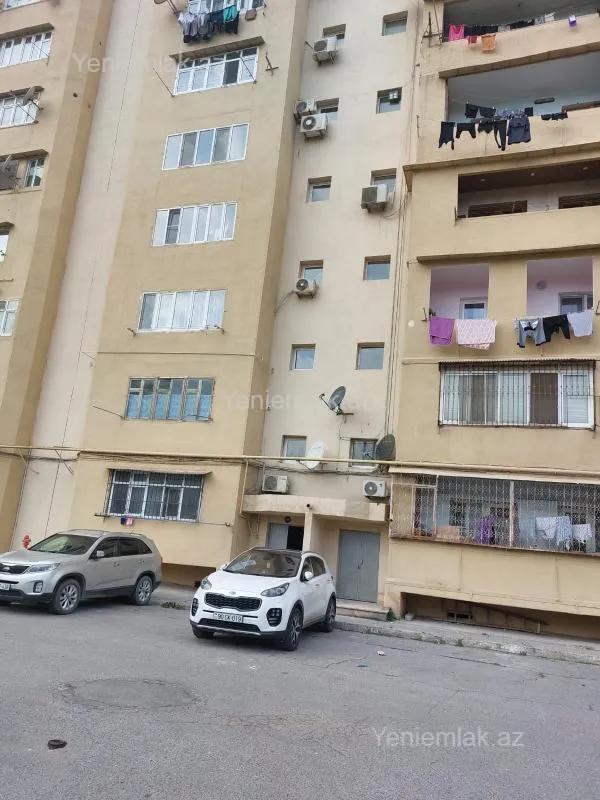 Satılır 4 otaqlı köhnə tikili 120 m²