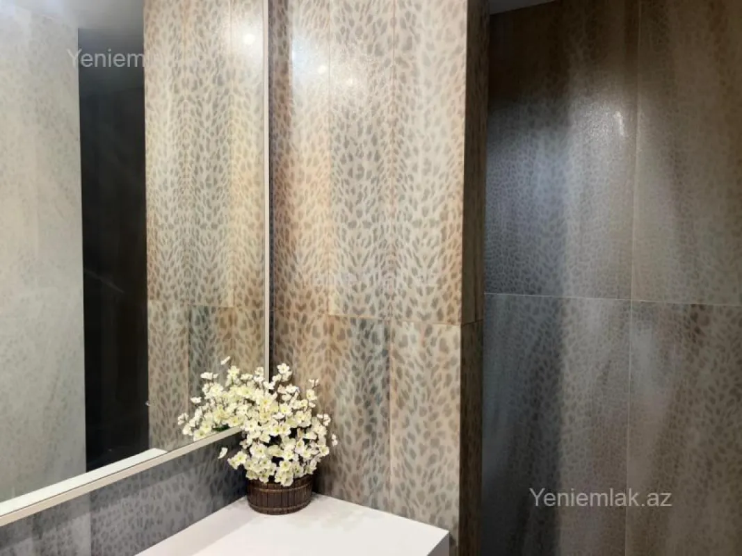 Satılır 4 otaqlı yeni tikili 150 m²