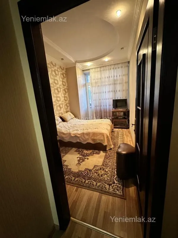 Satılır 3 otaqlı yeni tikili 100 m²