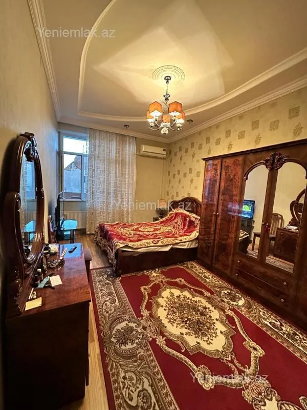 Satılır 3 otaqlı yeni tikili 100 m²