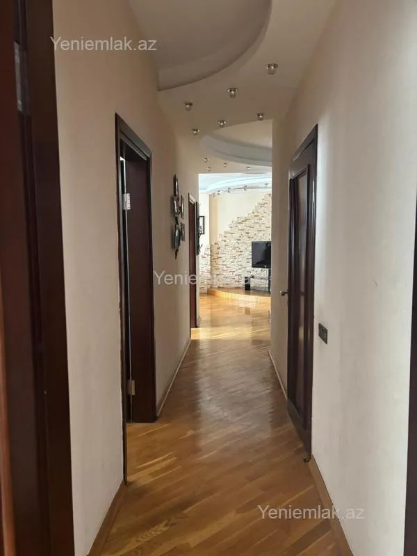 Satılır 3 otaqlı yeni tikili 125.2 m²