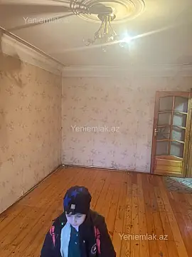 Satılır 1 otaqlı köhnə tikili 35 m²